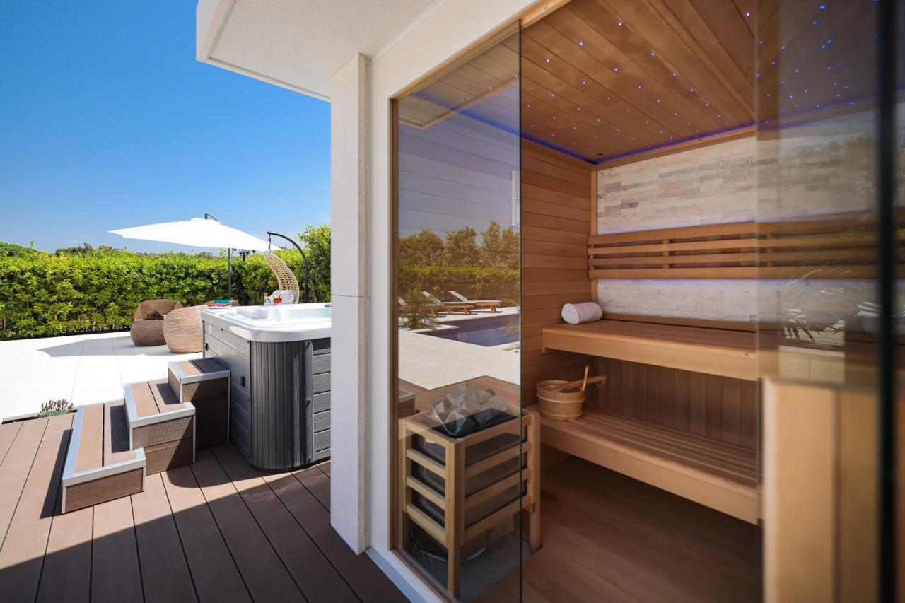 Villa Pino With Pool, Sauna & Jacuzzi Petrcane Exteriör bild