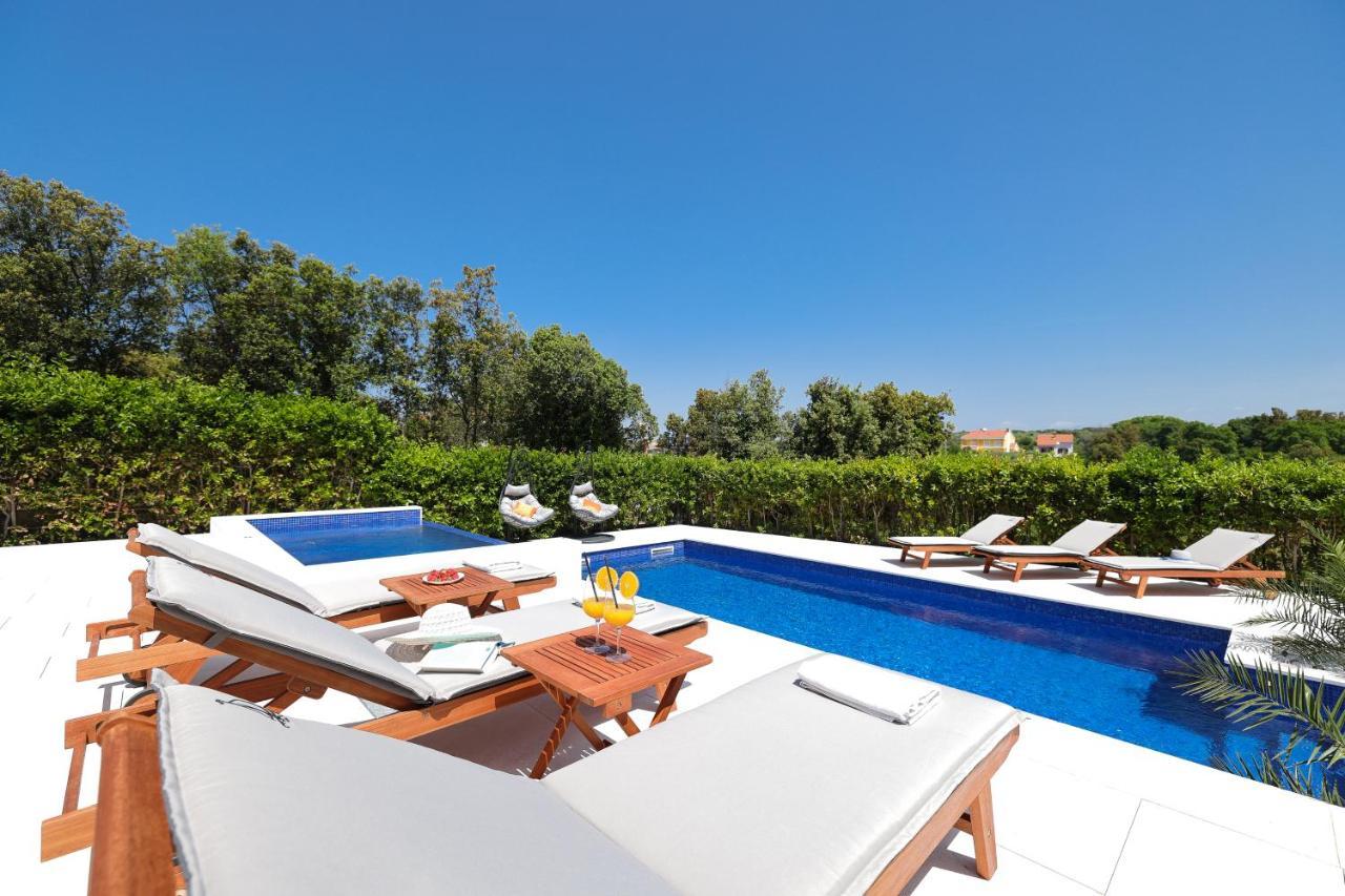 Villa Pino With Pool, Sauna & Jacuzzi Petrcane Exteriör bild