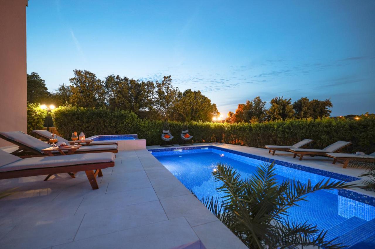 Villa Pino With Pool, Sauna & Jacuzzi Petrcane Exteriör bild